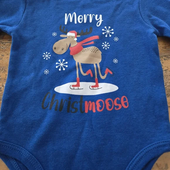 🎁CHRISTMAS onesies bundle - Picture 5 of 8